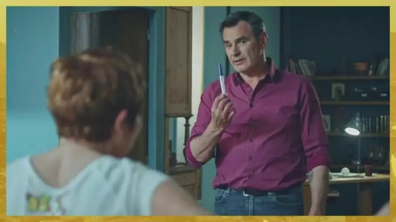 Plus belle la vie Indiscrétion : Patrick et Yolande découvrent la grossesse d'Emilie ! Plus belle la vie Indiscrétion : Patrick et Yolande découvrent la grossesse d'Emilie !