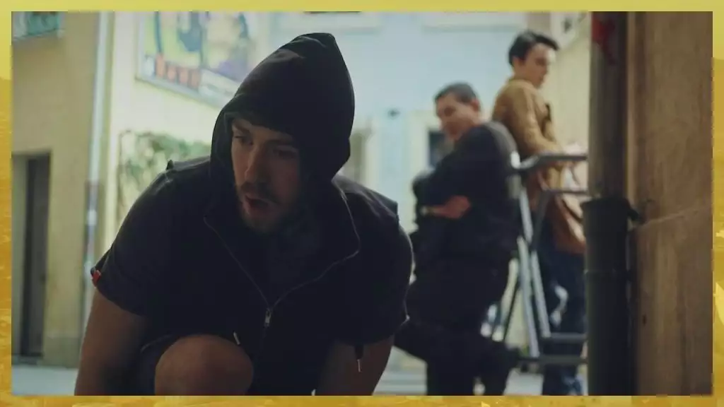 Plus belle la vie Indiscrétion : Karim et Elsa grillés par Kévin Plus belle la vie Indiscrétion : Karim et Elsa grillés par Kévin