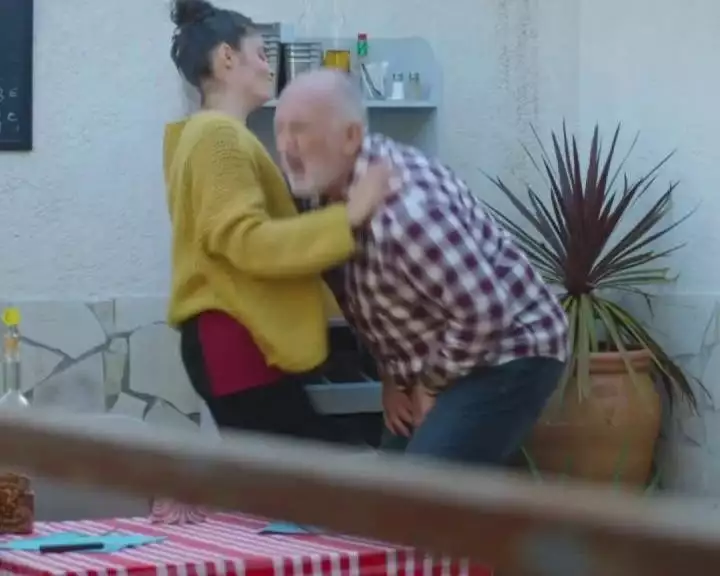 Plus belle la vie Indiscrétion : Sabrina règle son compte à son patron pervers Plus belle la vie Indiscrétion : Sabrina règle son compte à son patron pervers