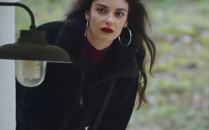 Indiscrétion : Sabrina surprend le plan évasion Indiscrétion : Sabrina surprend le plan évasion