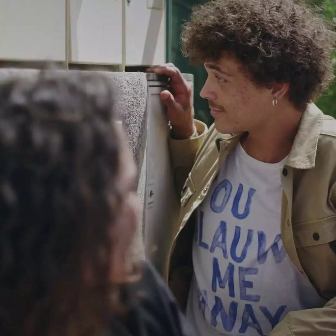 Plus belle la vie Indiscrétion : Baptiste et Emma unis contre Justine Plus belle la vie Indiscrétion : Baptiste et Emma unis contre Justine