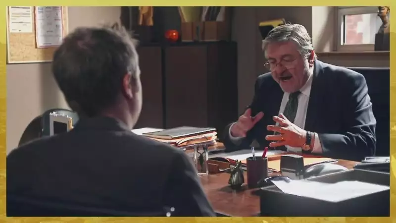 Indiscrétion : Rochat outré que Nathan couche avec sa mère ! Indiscrétion : Rochat outré que Nathan couche avec sa mère !