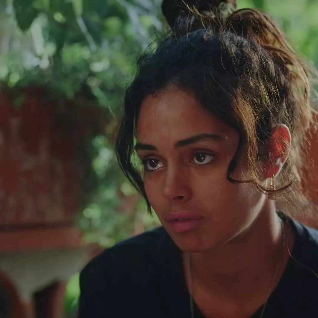 Plus belle la vie Indiscrétion : Betty va-t-elle avorter ? Réponse Plus belle la vie Indiscrétion : Betty va-t-elle avorter ? Réponse