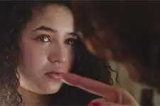 Anémone fait PLEURER Mila ! Anémone fait PLEURER Mila !