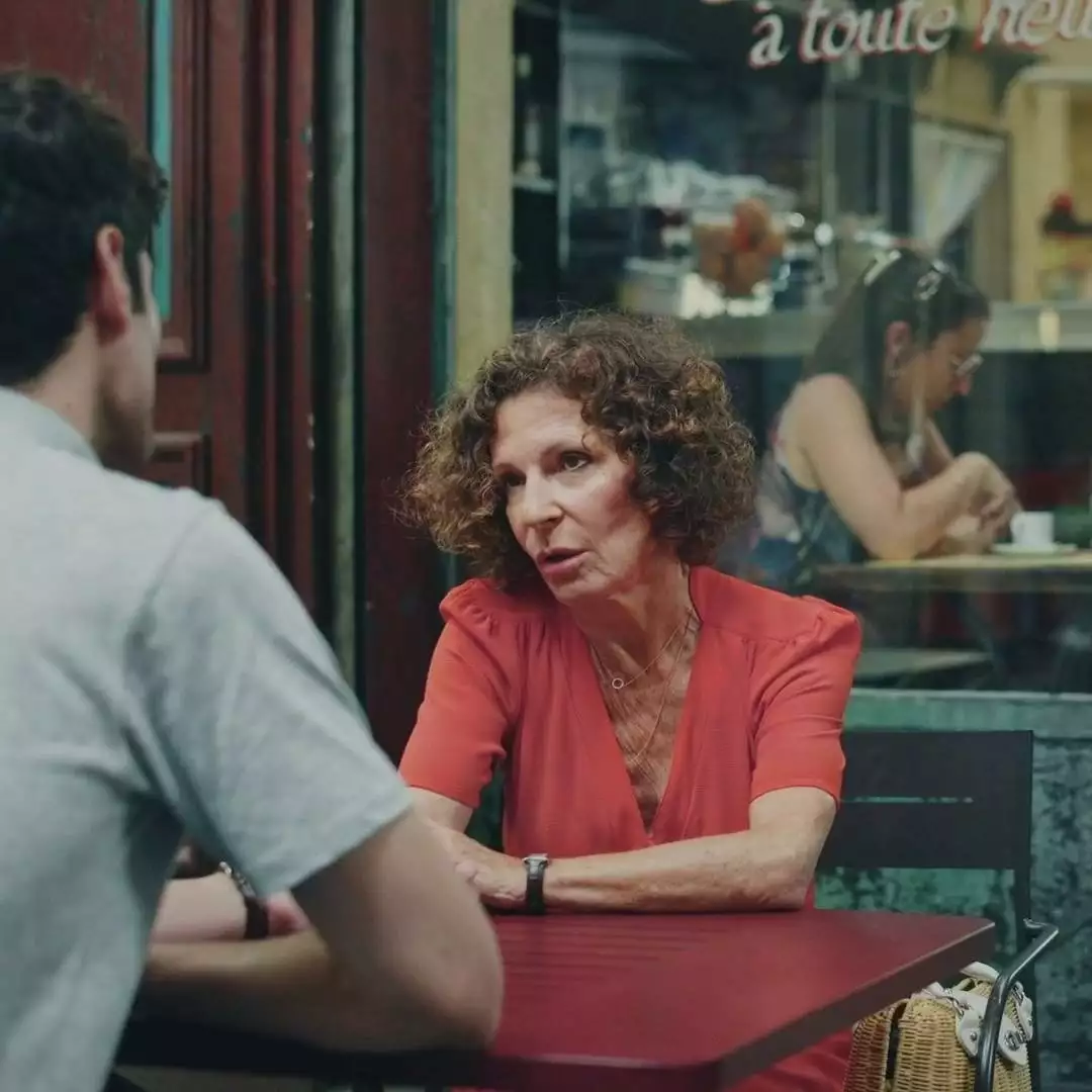 Plus belle la vie Indiscrétion : Mirta et Père Luc, un couple qui fait polémique Plus belle la vie Indiscrétion : Mirta et Père Luc, un couple qui fait polémique