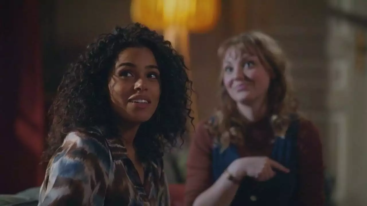 Plus belle la vie Indiscrétion : Fanny et Vidal : le bisous ? Plus belle la vie Indiscrétion : Fanny et Vidal : le bisous ?