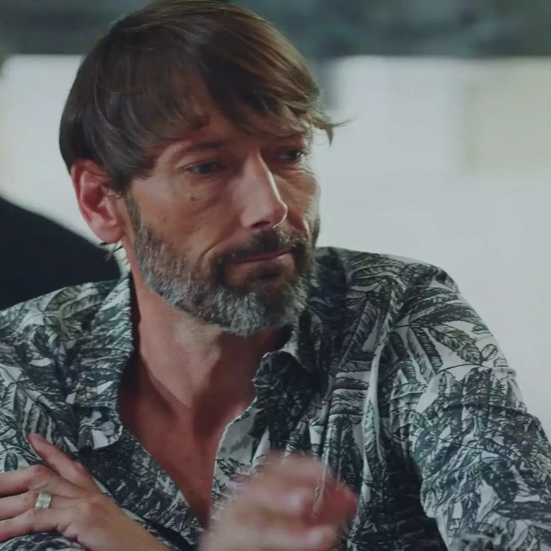 Plus belle la vie Indiscrétion : Tristesse infinie - Le bar du Mistral sans Roland Plus belle la vie Indiscrétion : Tristesse infinie - Le bar du Mistral sans Roland