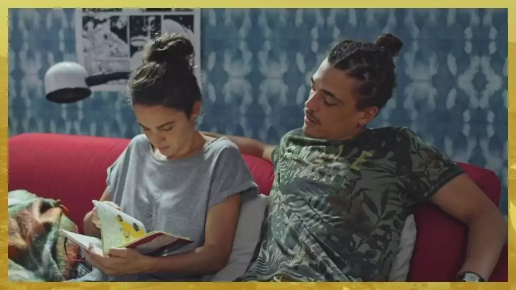 Plus belle la vie Indiscrétion : Emma lit le journal intime de Camille et c'est le drame ! Plus belle la vie Indiscrétion : Emma lit le journal intime de Camille et c'est le drame !