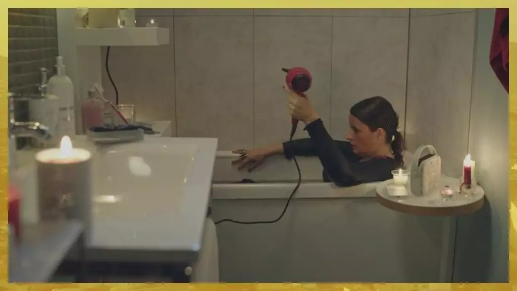 Plus belle la vie Indiscrétion : Luna prépare son suicide Plus belle la vie Indiscrétion : Luna prépare son suicide