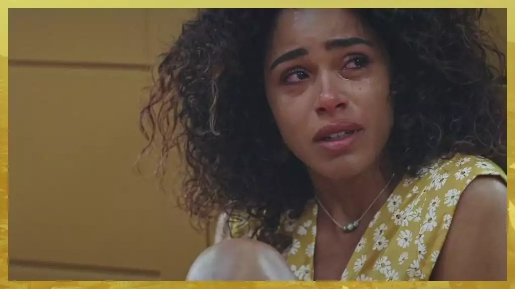 Plus belle la vie Indiscrétion : Vidal surprend Fanny en larmes Plus belle la vie Indiscrétion : Vidal surprend Fanny en larmes