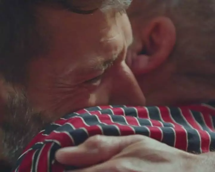 Plus belle la vie Indiscrétion : Thomas et Roland dans les bras l'un de l'autre ! Plus belle la vie Indiscrétion : Thomas et Roland dans les bras l'un de l'autre !