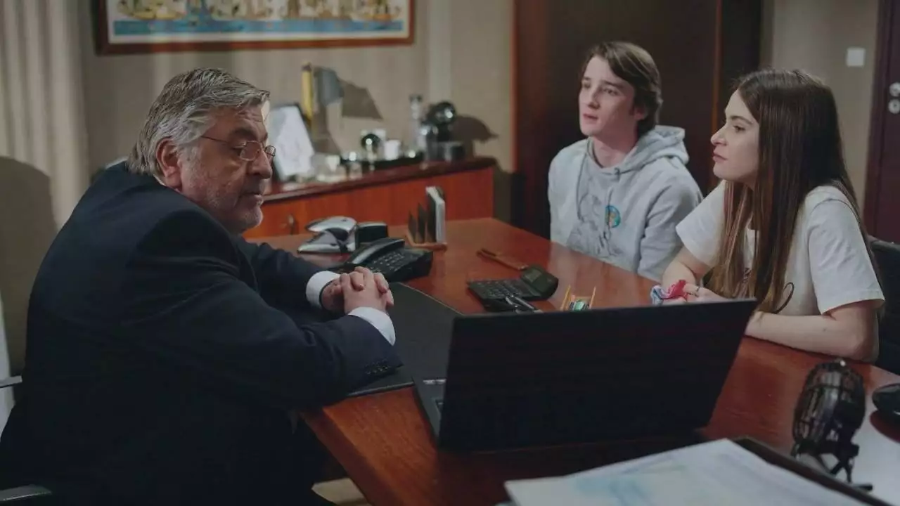 Plus belle la vie Indiscrétion : Découvrez les premières photos de la salle du bal ! Plus belle la vie Indiscrétion : Découvrez les premières photos de la salle du bal !