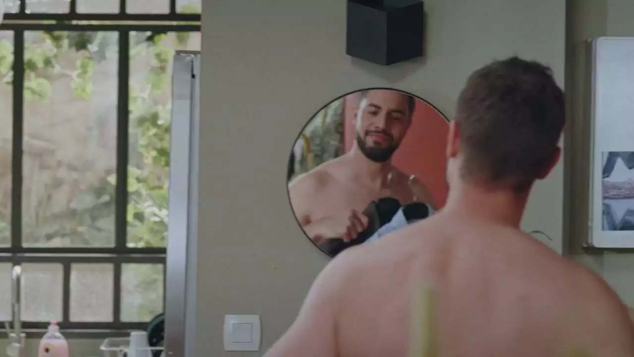 Plus belle la vie Indiscrétion : Abdel se la joue Pretty Woman chez lui Plus belle la vie Indiscrétion : Abdel se la joue Pretty Woman chez lui