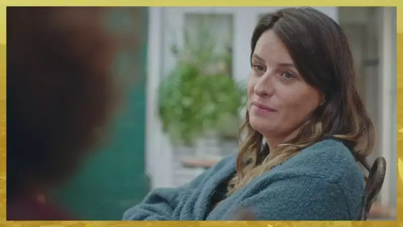 Plus belle la vie Indiscrétion : La magnifique déclaration d’amour de Luna à Mirta Plus belle la vie Indiscrétion : La magnifique déclaration d’amour de Luna à Mirta