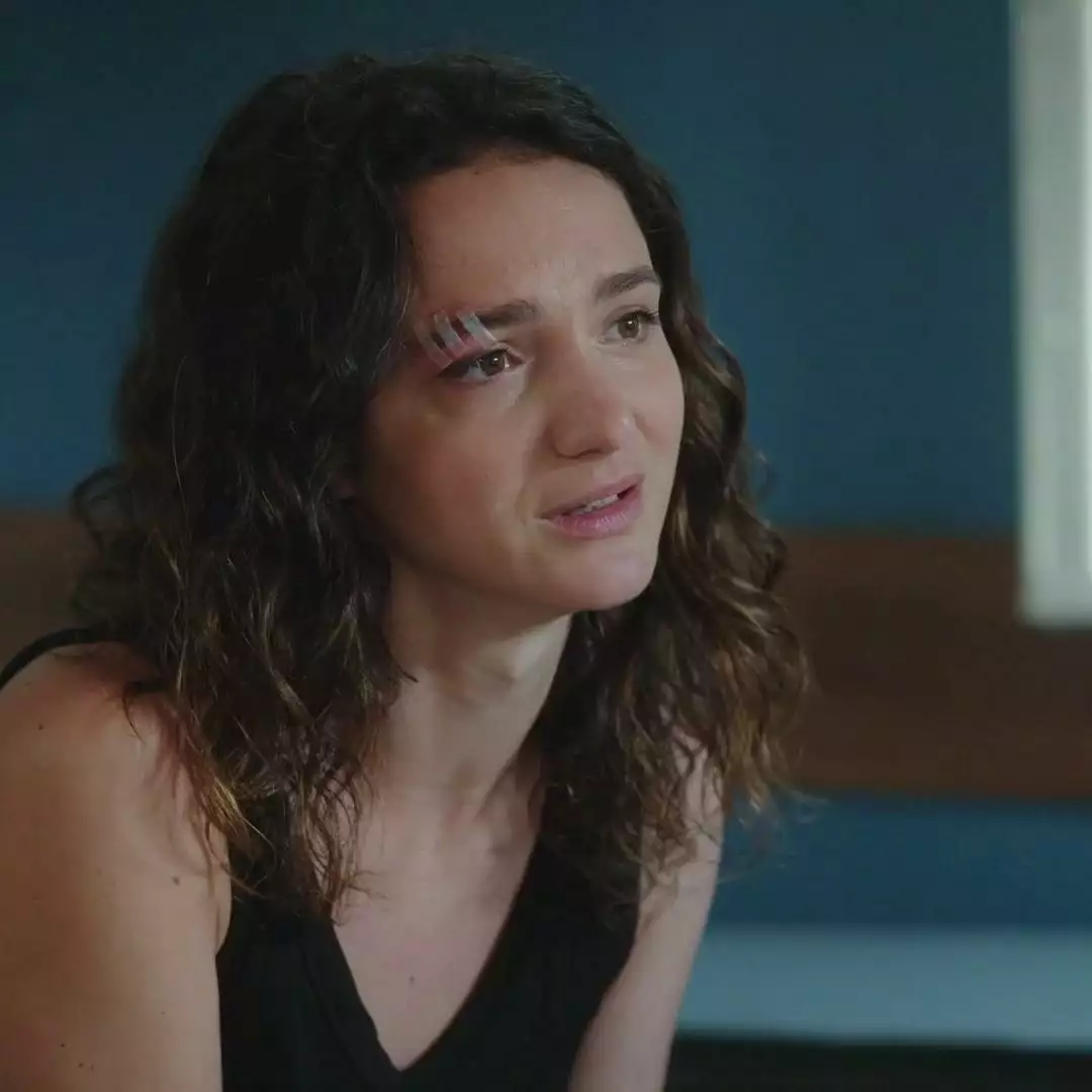 Plus belle la vie Indiscrétion : Riva, touché par la détresse d'Emma Plus belle la vie Indiscrétion : Riva, touché par la détresse d'Emma