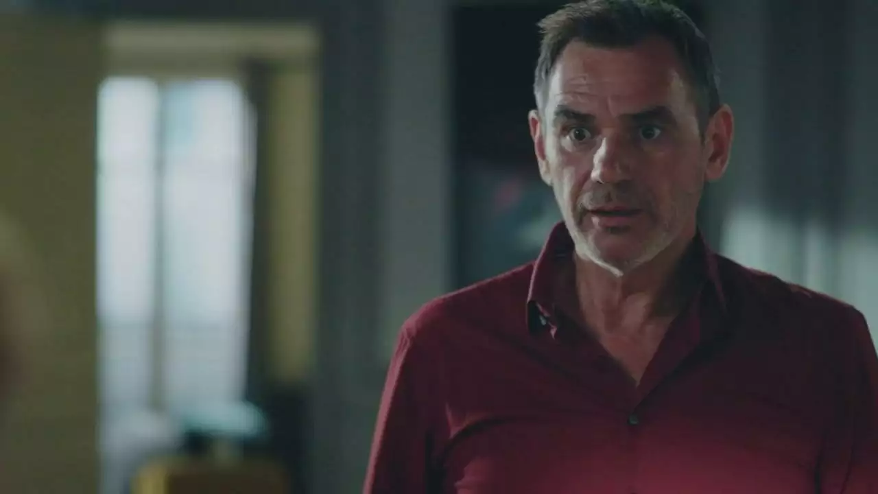 Plus belle la vie Indiscrétion : Papas débordés cherchent baby-sitter Plus belle la vie Indiscrétion : Papas débordés cherchent baby-sitter