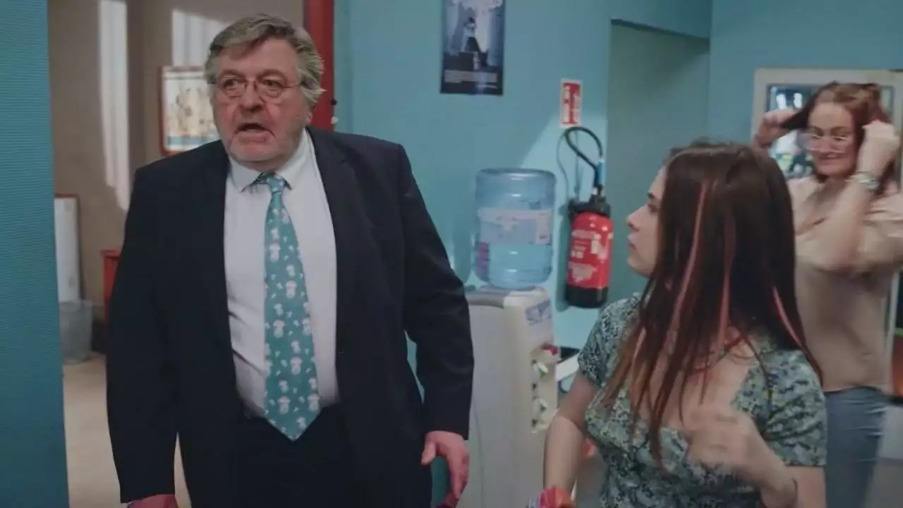 Plus belle la vie Indiscrétion : Les lycéens piègent Rochat Plus belle la vie Indiscrétion : Les lycéens piègent Rochat