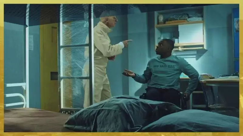 Indiscrétion : Mouss retourne le cerveau de Livia Indiscrétion : Mouss retourne le cerveau de Livia