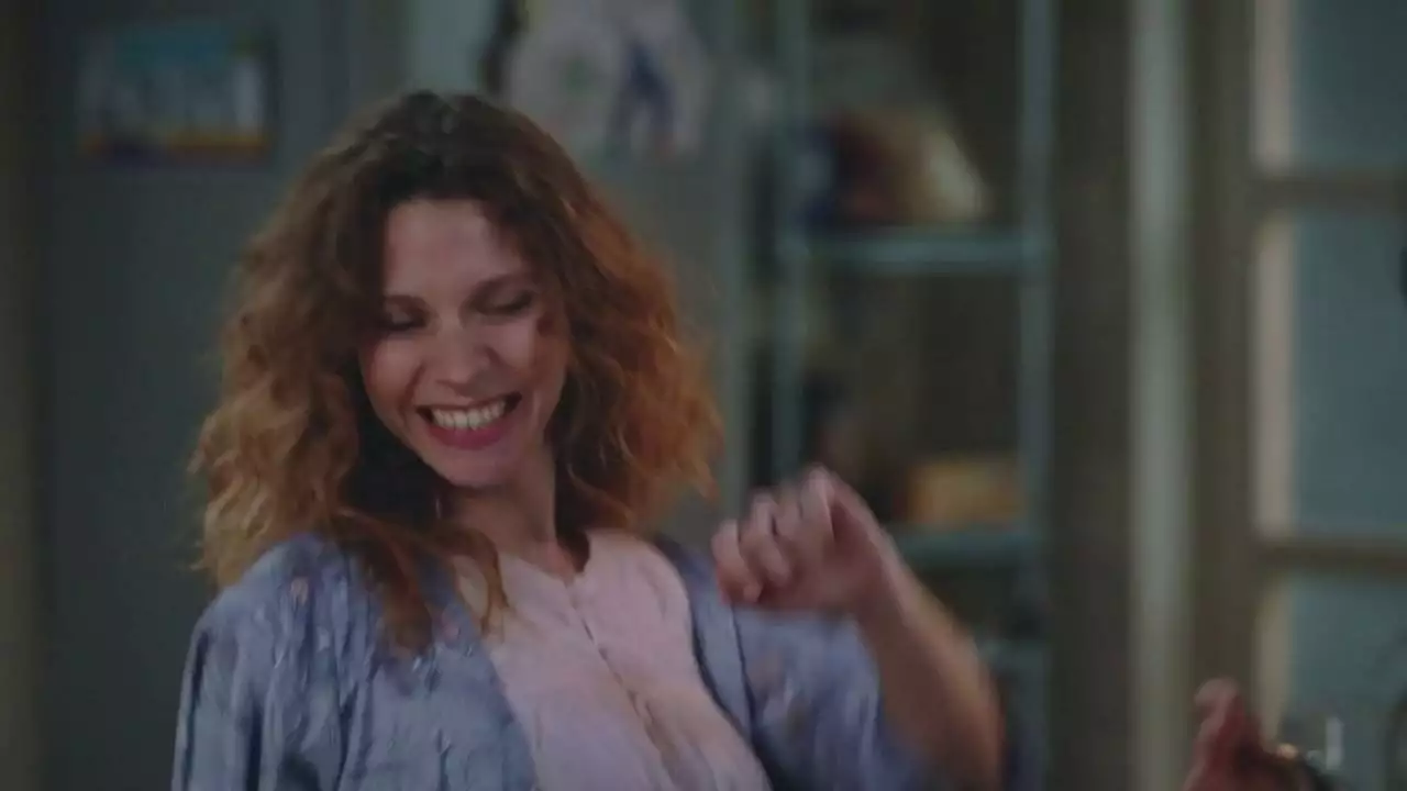 Plus belle la vie Indiscrétion : Le réveil festif de Betty et Léa Plus belle la vie Indiscrétion : Le réveil festif de Betty et Léa