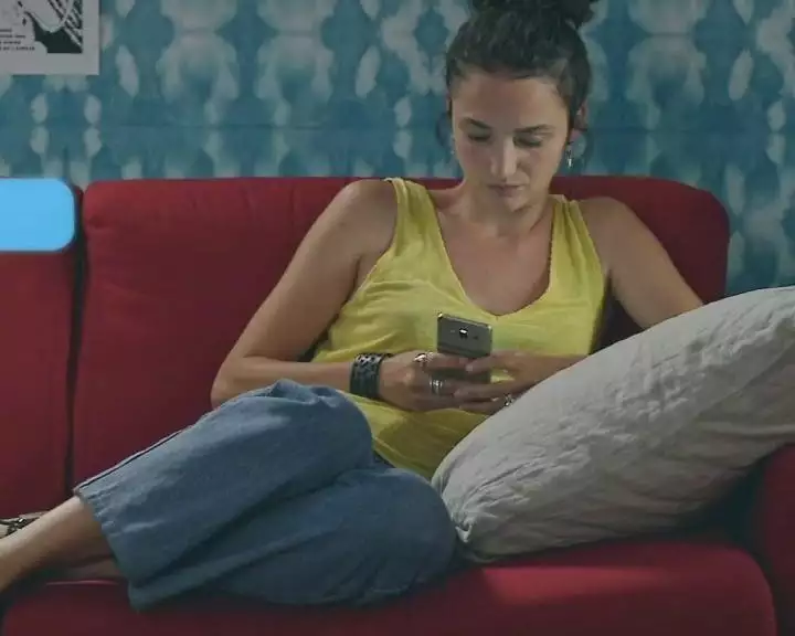 Plus belle la vie Indiscrétion : Emma accepte un rendez-vous avec son ancien client Plus belle la vie Indiscrétion : Emma accepte un rendez-vous avec son ancien client