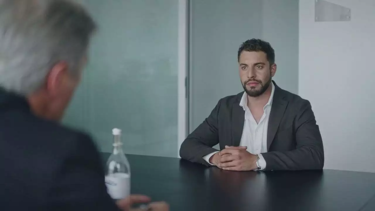 Plus belle la vie Indiscrétion : Abdel piégé par le père d'Elisa Plus belle la vie Indiscrétion : Abdel piégé par le père d'Elisa