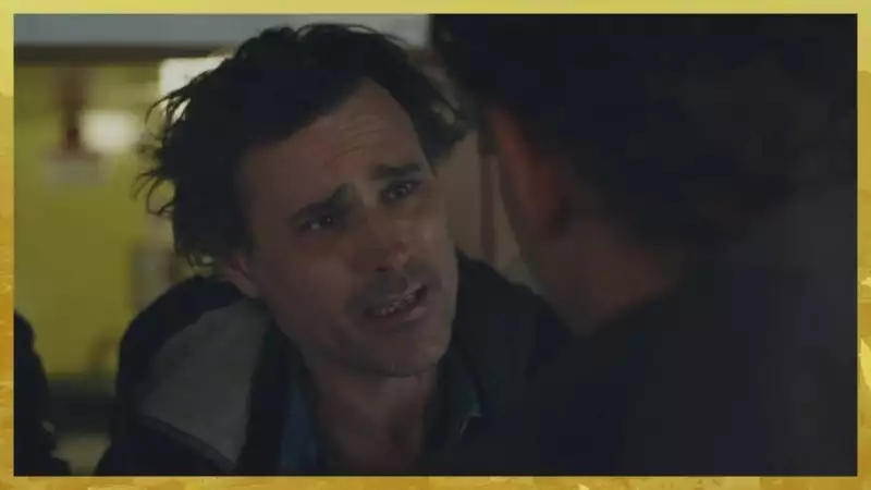 Plus belle la vie Indiscrétion : La police passe les menottes à Bastien Plus belle la vie Indiscrétion : La police passe les menottes à Bastien