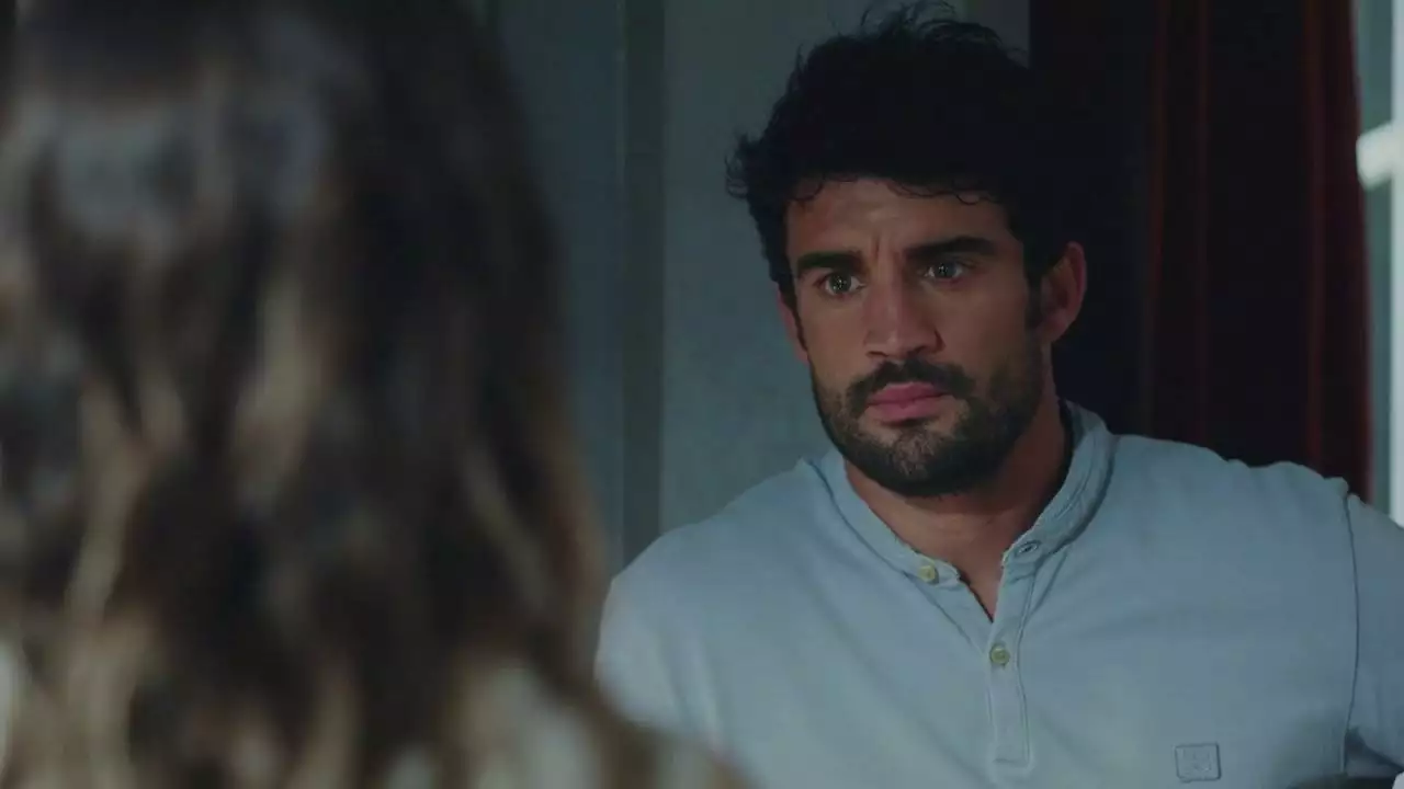 Plus belle la vie Indiscrétion : Romain choqué par l'annonce de Fanny Plus belle la vie Indiscrétion : Romain choqué par l'annonce de Fanny