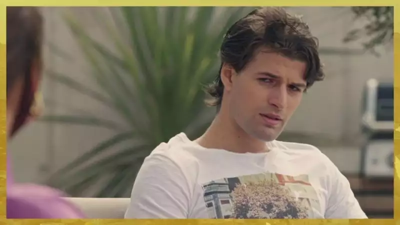 Indiscrétion : Héléna sait tout sur Barbara et César Indiscrétion : Héléna sait tout sur Barbara et César