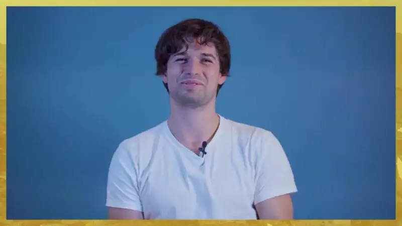 Plus belle la vie Découvrez l'interview décalée de Grant Lawrens (César Cordonnier) Plus belle la vie Découvrez l'interview décalée de Grant Lawrens (César Cordonnier)