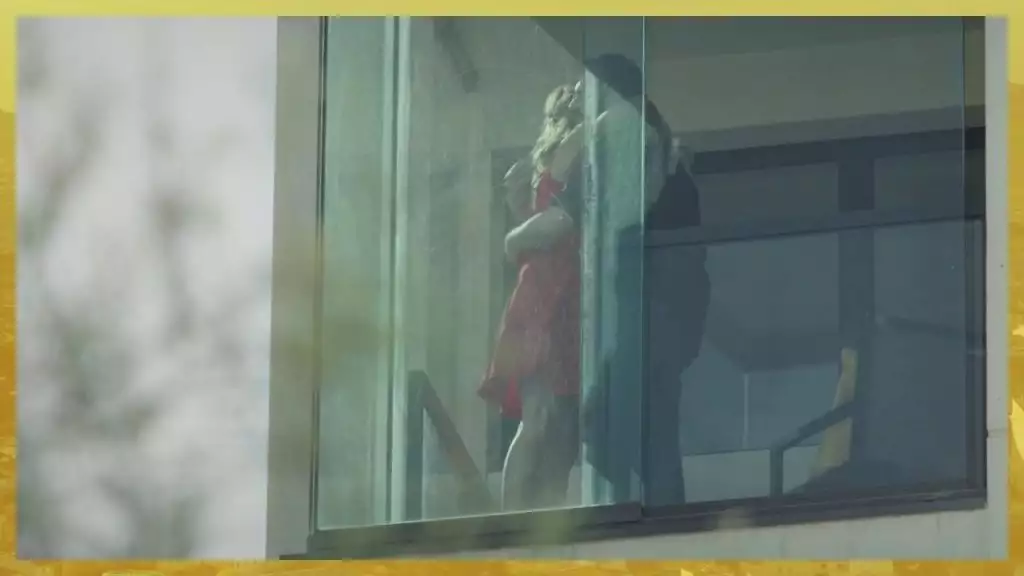 Plus belle la vie Indiscrétion : Estelle surprend Francesco et sa maîtresse à l’hôtel Plus belle la vie Indiscrétion : Estelle surprend Francesco et sa maîtresse à l’hôtel