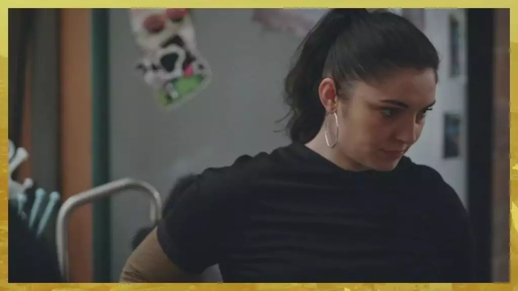 Plus belle la vie Indiscrétion : L'étrange geste de Manon chez les Nebout Plus belle la vie Indiscrétion : L'étrange geste de Manon chez les Nebout